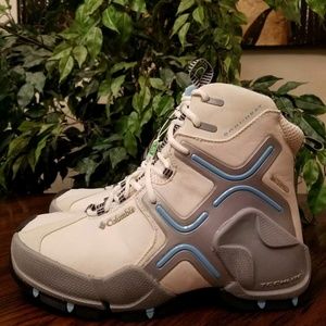 COLUMBIA WOMEN BUGATECH LITE OMNI-HEAT BOOTS 